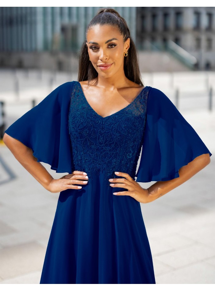 Vestido largo de invitada de manga corta y cuerpo de pedrería marino