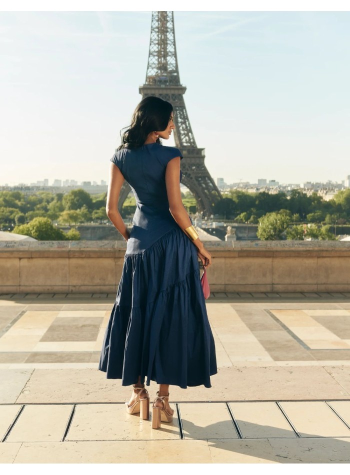 Vestido midi de invitada con plisado y cintura entallada