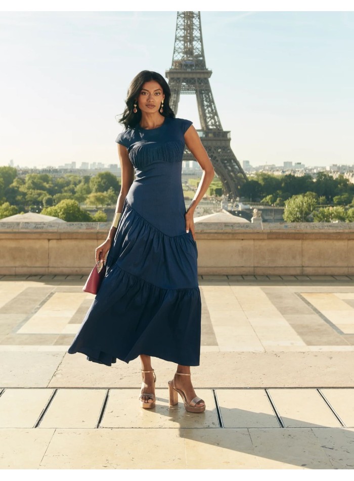 Robe d'invité midi plissée avec taille ajustée...