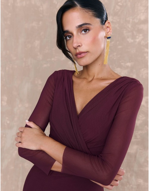 Vestido midi para invitada berenjena con escote cruzado y... 2