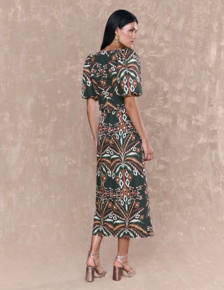 Evasé cut midi skirt for guests