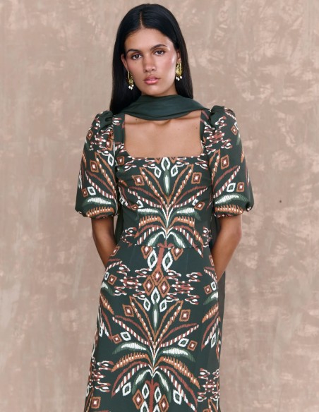 Falda midi para invitada con corte evasé