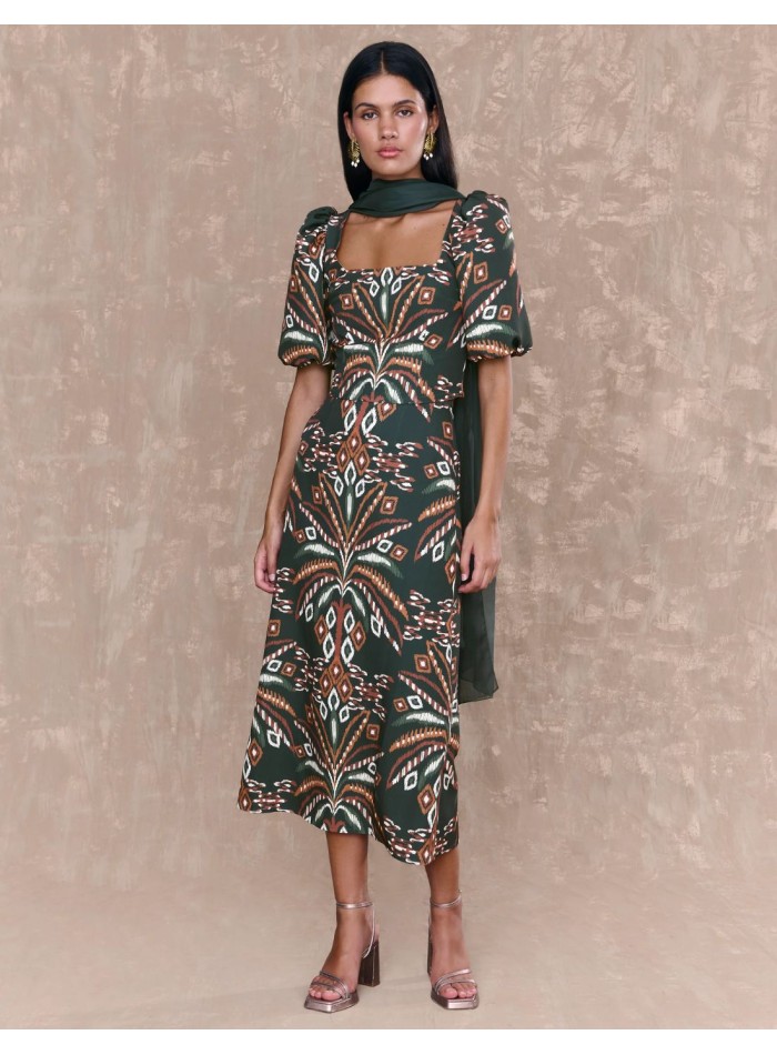 Evasé cut midi skirt for guests