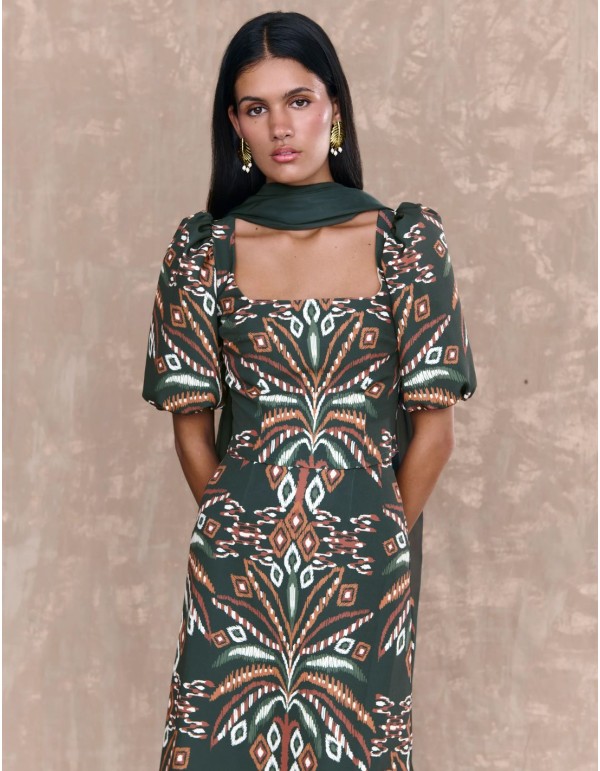 Top d'invité à motifs avec manches bouffantes