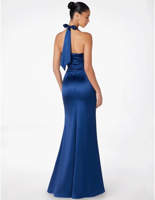 Longue robe de soirée en satin avec encolure dos nu nouée...