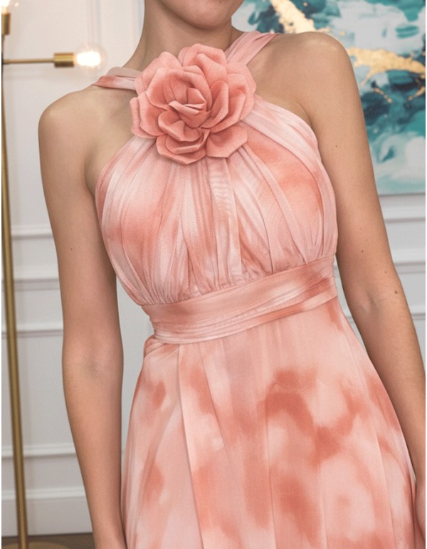 Robe de soirée longue avec encolure dos nu et détails... 2