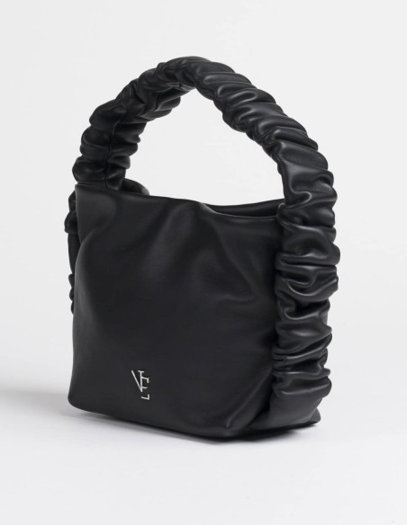 Bolso de piel negro con asa fruncida