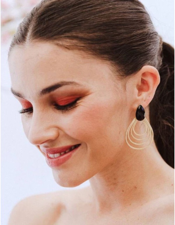 Boucles d'oreilles plaquées or en forme de goutte avec... 2