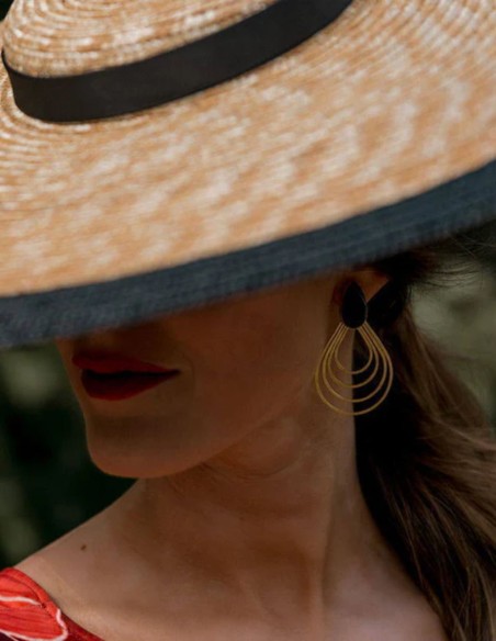 Gold plated earrings with drop shape and colored stone