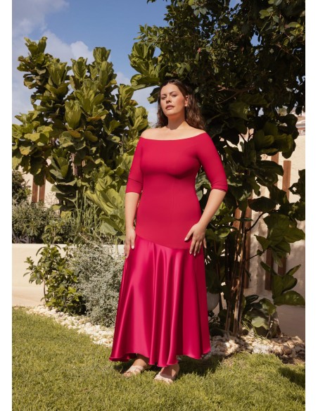 Vestido largo con escote bardot y falda satinada de vuelo para boda de tarde