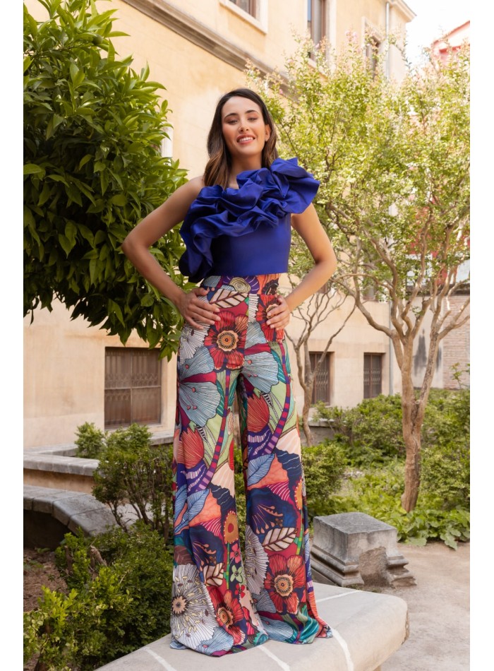 Printed party set with ruffle top and pants