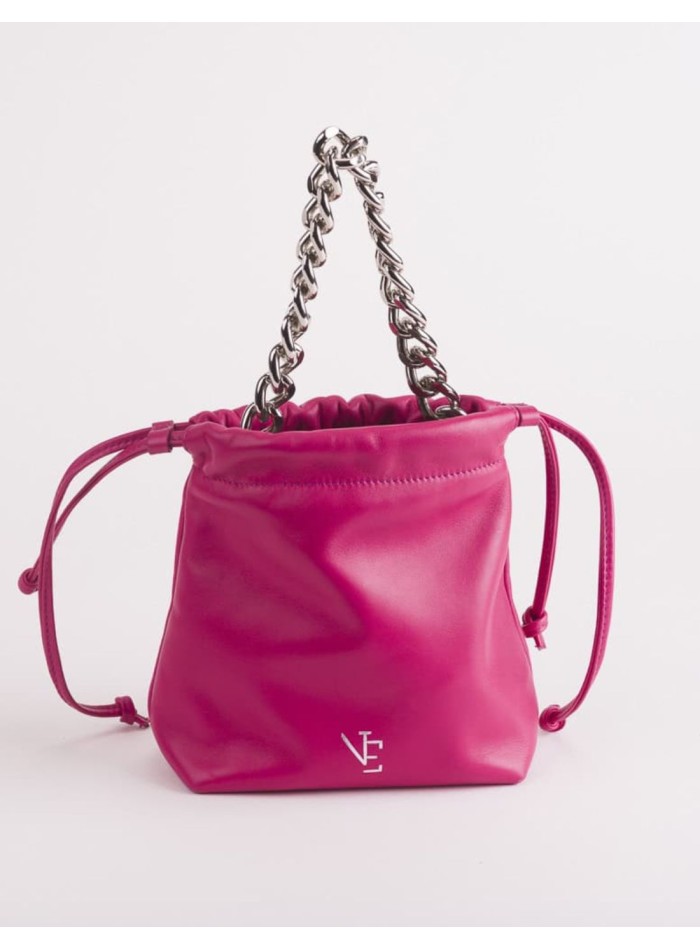 Leather handbag with chain in the shape of a bag