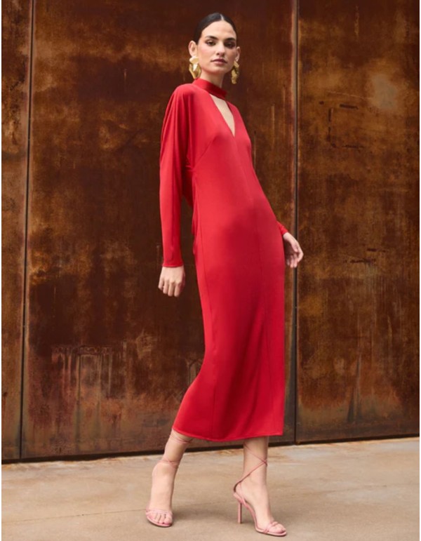 Vestido en crepé ligero con mangas murciélago y espalda descubierta