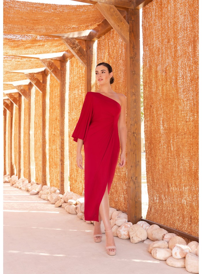 Vestido midi asimétrico con manga acampanada y drapeado rojo