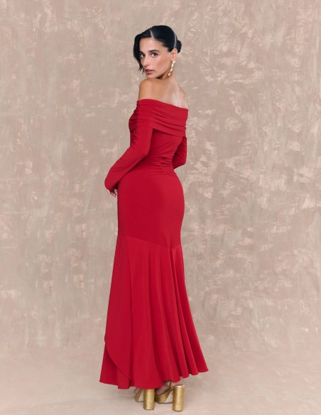 Vestido largo para invitada con escote barco y manga larga rojo