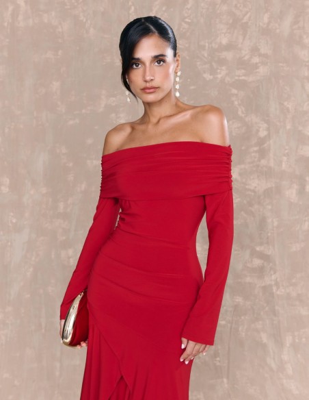 Vestido largo para invitada con escote barco y manga larga