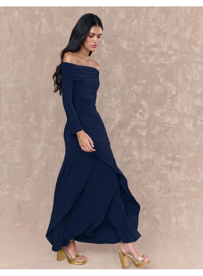 Vestido largo de invitada con manga larga y escote barco para eventos