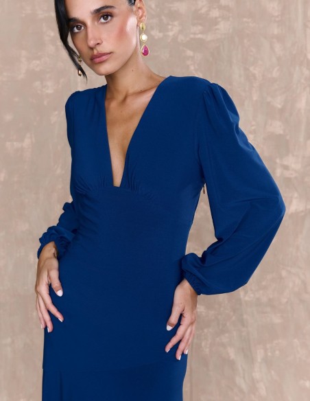 Robe midi bleu marine avec décolleté en V