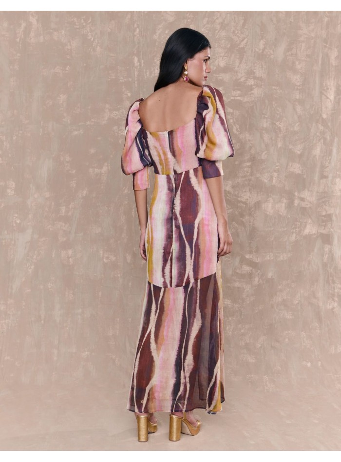 Vestido largo multicolor con escote cuadrado y manga francesa abullonada para invitada