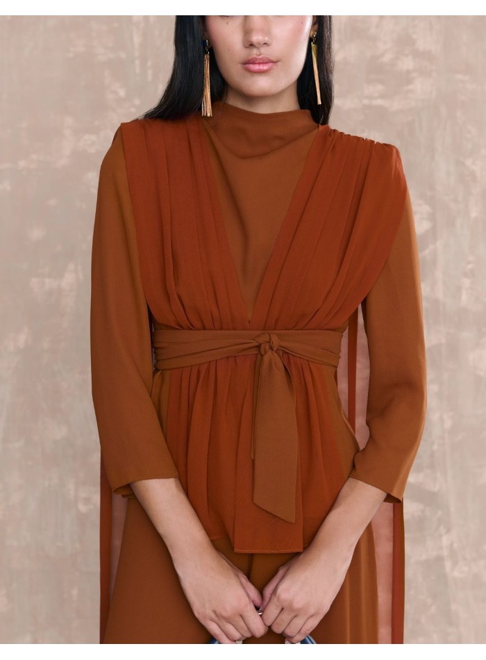 Blouse drapée et ceinturée, marron