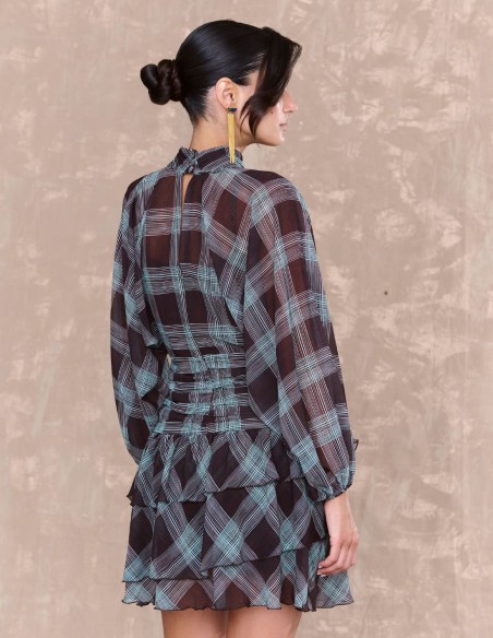 Robe courte en mousseline de soie imprimée à carreaux avec ceinture drapée et volants