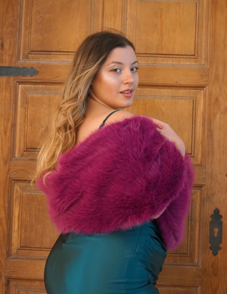 Estola de pelo largo sintético granate