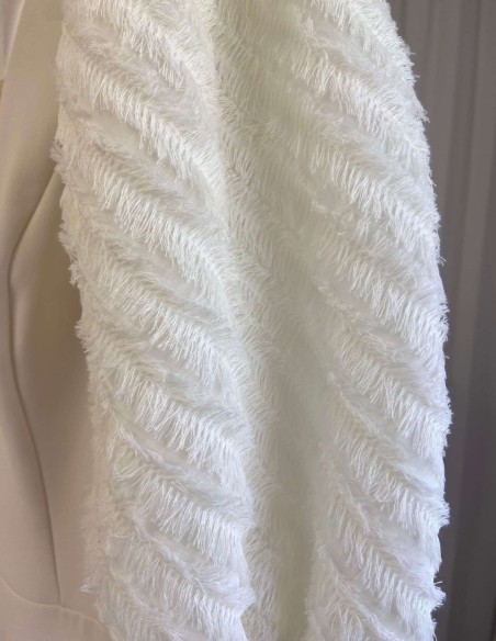 Vestido midi marfil con mangas abullonadas