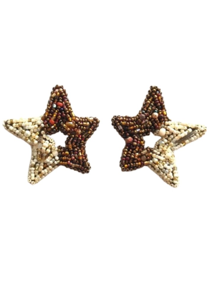 Pendientes estrella bordados a mano con cuentas