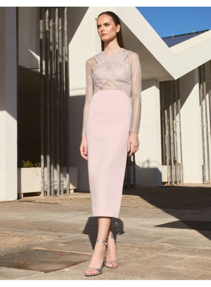 Vestido mini rosa empolvado con cuerpo cruzado y malla