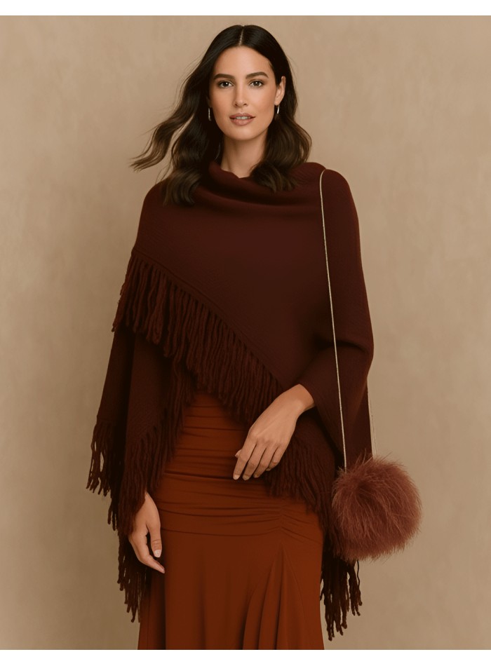 Poncho de lana para invitada en color granate