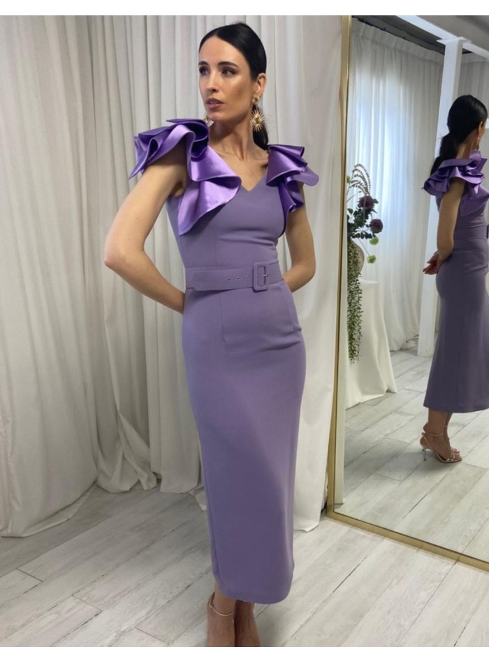 Vestido midi con volantes en la manga y cinturón