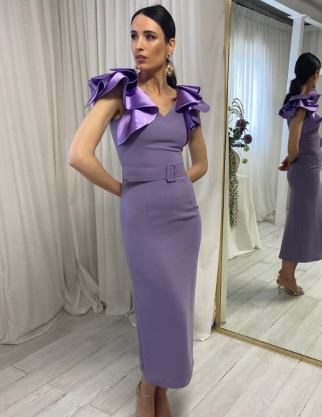 Midi dress with ruffles on the sleeve and belt