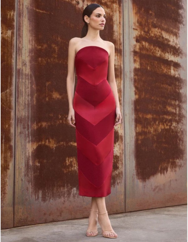 Vestido midi rojo palabra de honor con escote curvo