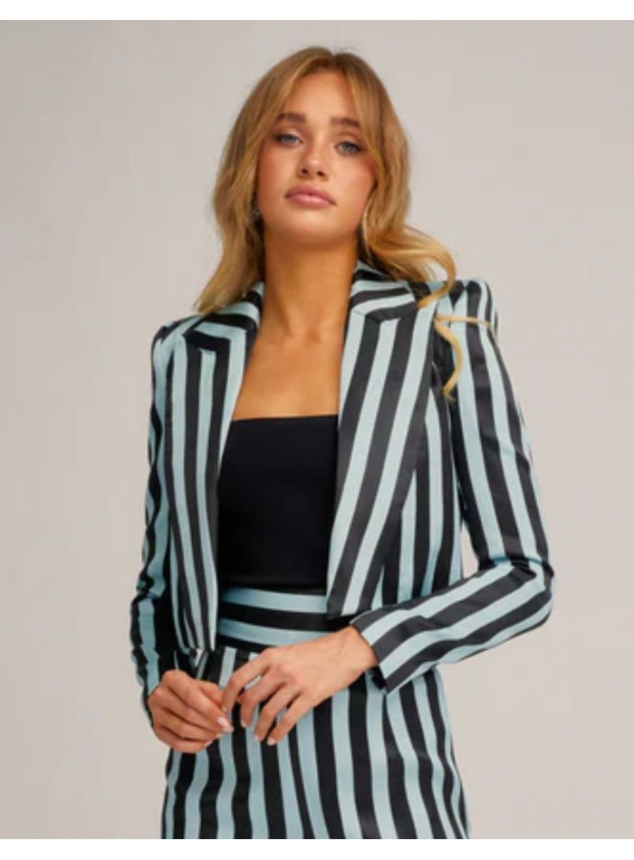 Chaqueta sastre de rayas negro y celeste con cuello smoking para invitadas