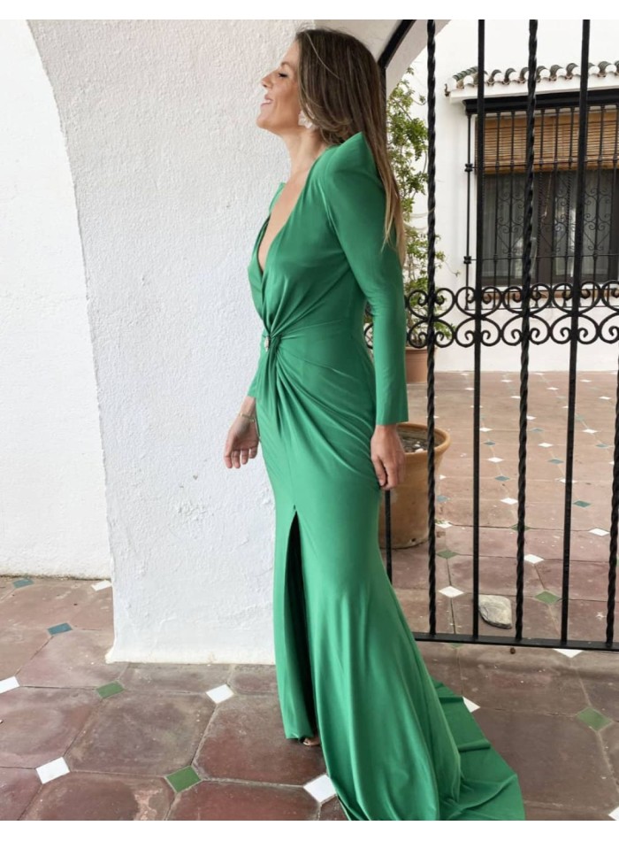 Vestido largo de punto con hombreras y escote...