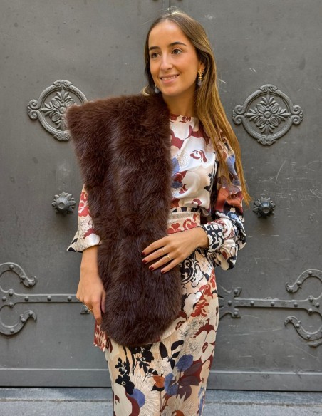 Chocolate brown long hair wrap for wedding guests