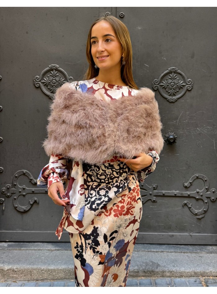 Beige ostrich feather wrap