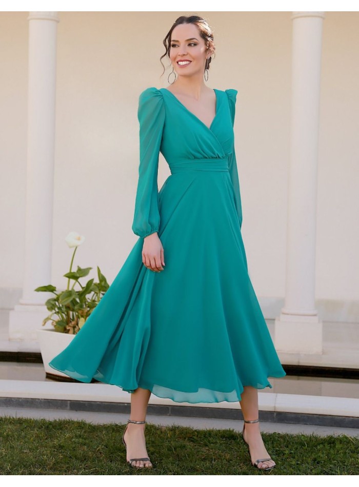 Midi dress with long sleeves and open back