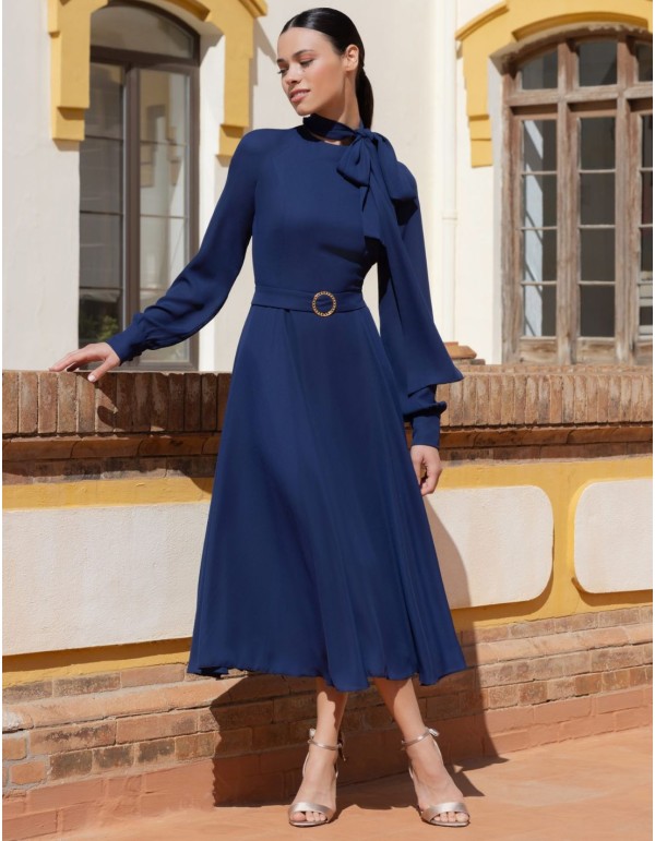 Robe midi en mousseline avec nœud à l'encolure