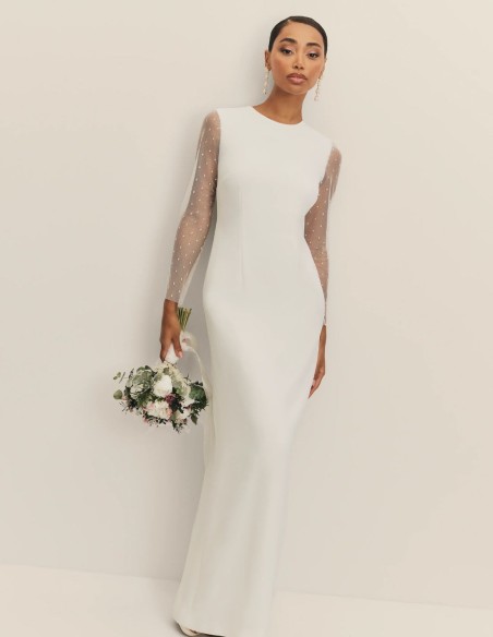 Long wedding dress with closed neckline and plumeti sleeves