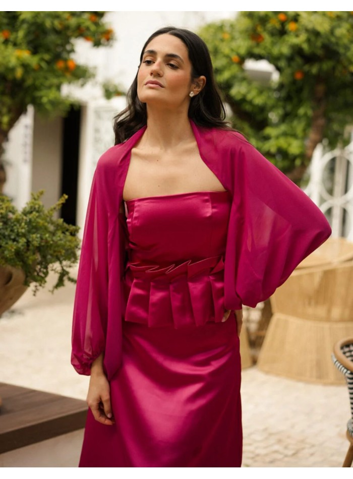 Cape en mousseline de soie fuchsia avec manches