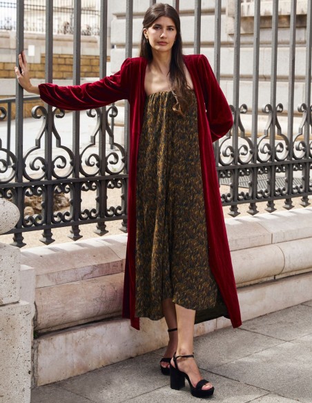 Manteau midi en velours rouge avec encolure croisée