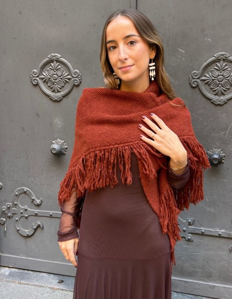 Poncho con flecos para invitada color teja