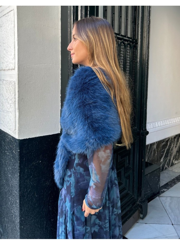 Blue long hair wrap for wedding guests