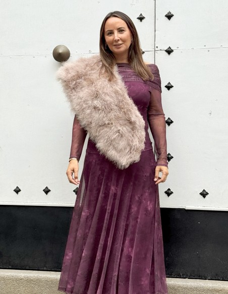 Ostrich feather wrap powder pink for wedding guests