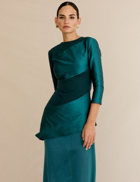 Robe de soirée avec un mélange de tissus et une jupe en mousseline de soie