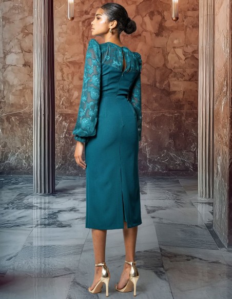 Vestido midi estampado floral de gasa con escote halter cut-out para invitada