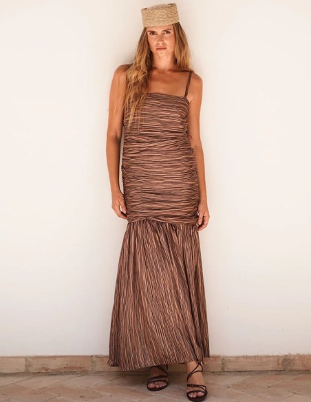 Vestido largo con cuerpo fruncido y falda de volante