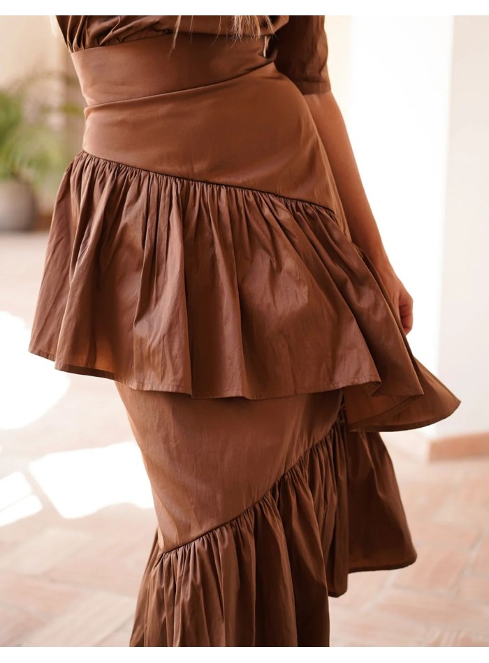Jupe midi en taffetas marron avec volants...