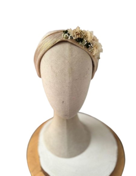 Diadema para invitada cruzada con flores preservadas
